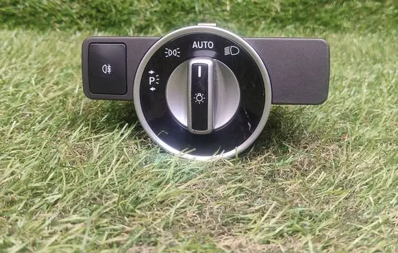 Mercedes-Benz E W212 Light switch A2129050551
