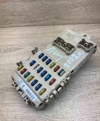 Subaru Impreza II Fuse module 000922 SUBARU2002FUSEBOX