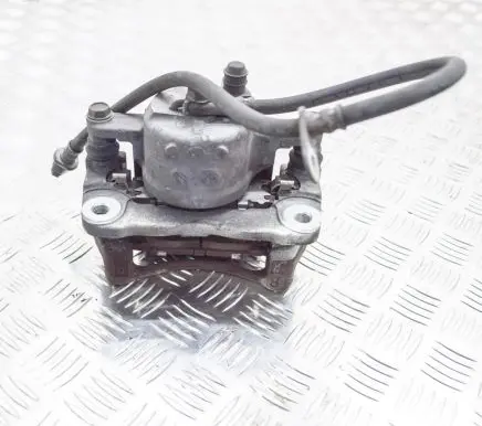 Toyota Prius (XW50) Front brake caliper