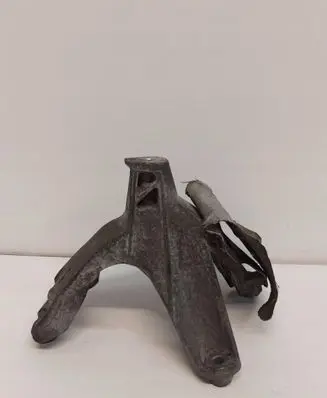 Audi A4 S4 B5 8D Engine mounting bracket 8K0199308CA