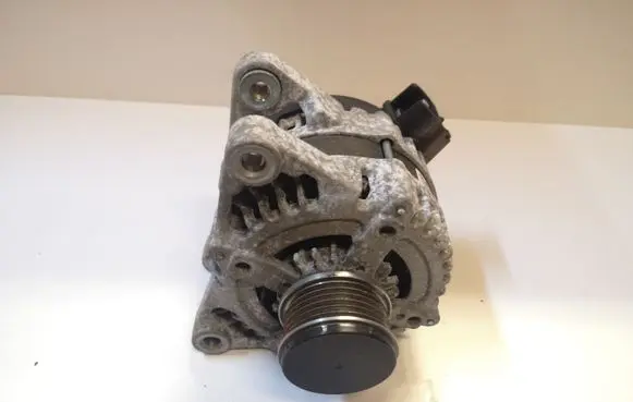 Opel Combo E Generator/alternator 9820893880