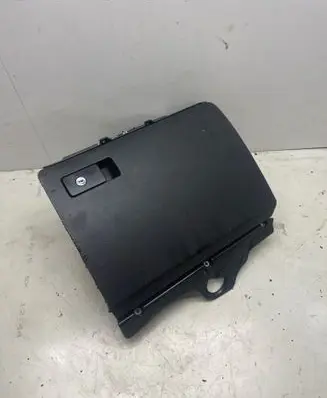 Glove box