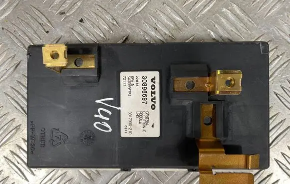 Volvo S40, V40 Comfort/convenience module 30896697 3817900210 SW30896751