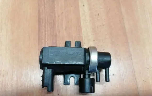 Peugeot 307 Turbo solenoid valve 9645029180 72832800 1628ZT