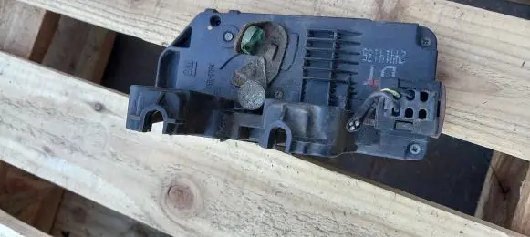 Opel Zafira A Rear door lock