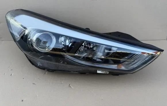 Hyundai Tucson TL Headlight/headlamp 92102D7XXX