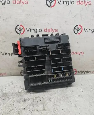 Opel Vectra C Fuse module 13142520 519064026 00117265