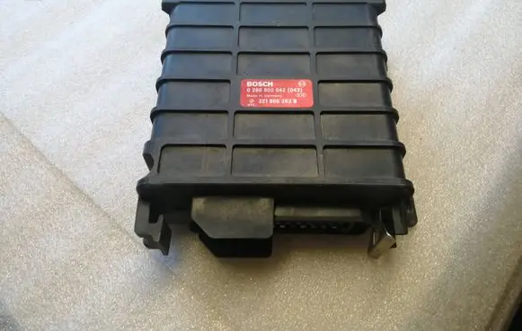 Volkswagen Golf II Engine control unit/module 321906263B 0280800042