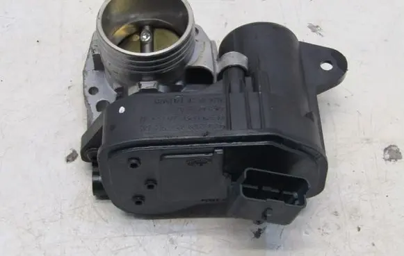Peugeot 108 Throttle valve 9673622300