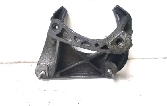 BMW 7 E65 E66 Engine mounting bracket 2211675842702