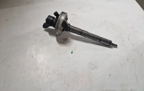 Opel Movano A Fuel injector 0445110168
