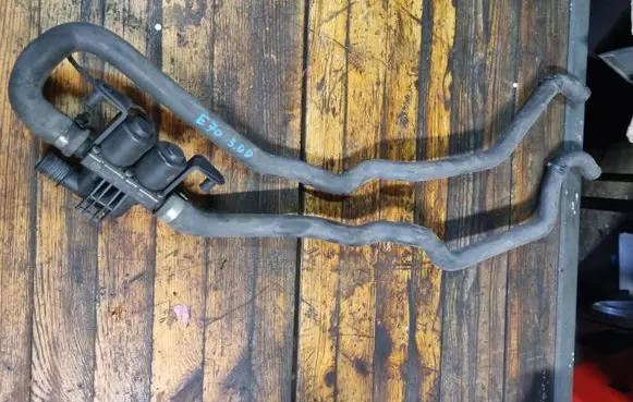 BMW X5 E70 Coolant heater control valve 6910544 1147412166 080609
