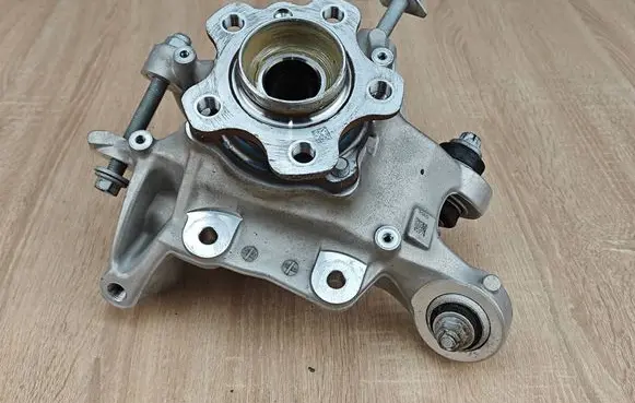 BMW 5 G30 G31 G38 Rear wheel hub 6866337