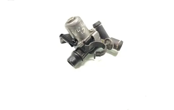 Mercedes-Benz C W204 Water pump A6512000231