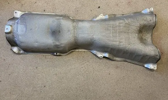 BMW 5 G60 G61 Exhaust heat shield 9850643