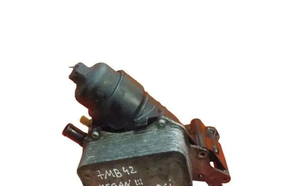 Renault Megane III Oil filter mounting bracket 70375888
