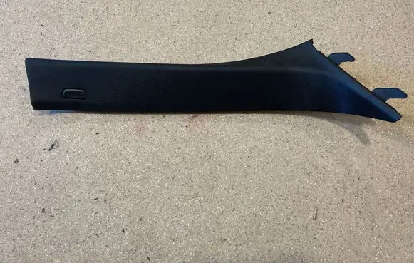 BMW M5 F90 (A) pillar trim 7384526