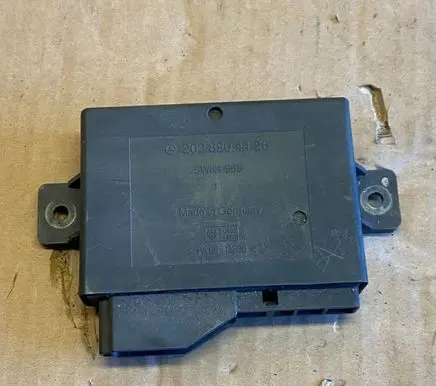 Mercedes-Benz E W124 Comfort/convenience module 2028204426 5WK4585