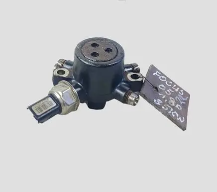 Ford Focus Fuel main line pipe 9D280DB