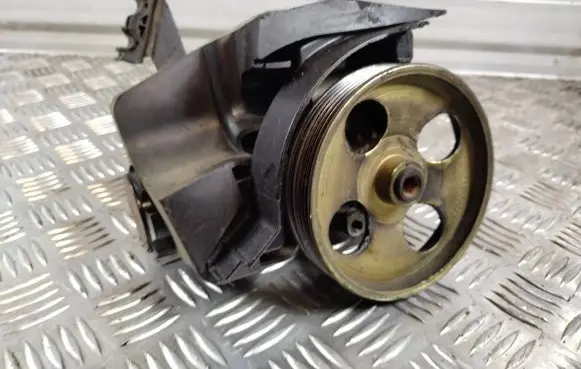 Peugeot 206 Power steering pump