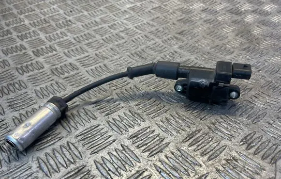 Chevrolet Camaro High voltage ignition coil 213H08