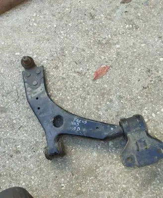 Ford Focus Front lower control arm/wishbone
