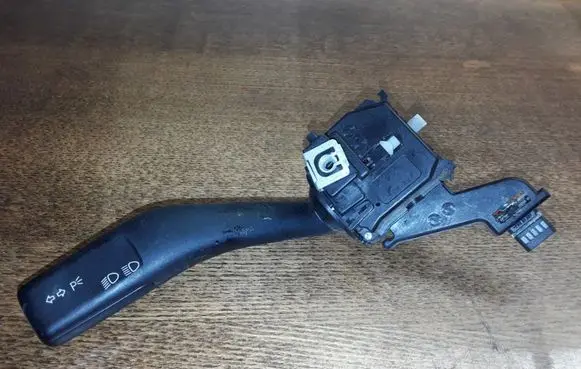 Volkswagen Golf V Indicator stalk 1K0953513