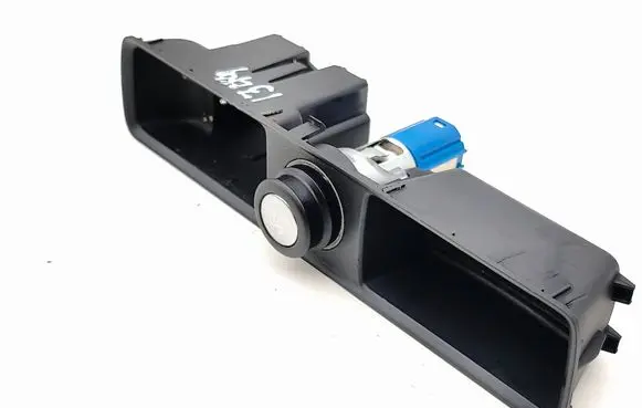 Audi Q3 F3 Cigarette lighter 83C863349