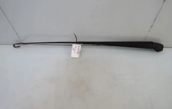 Renault Scenic I Front wiper blade arm 7700843526