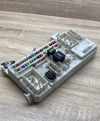 Ford Focus Fuse module 4M5T14A073