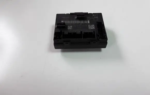 Audi TT TTS RS Mk3 8S Door control unit/module 5Q0959393B
