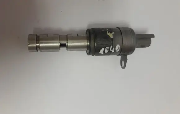 Renault Megane III Camshaft vanos timing valve 823650 100501505A
