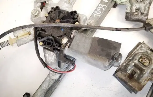 Volkswagen Caddy Front door window regulator motor
