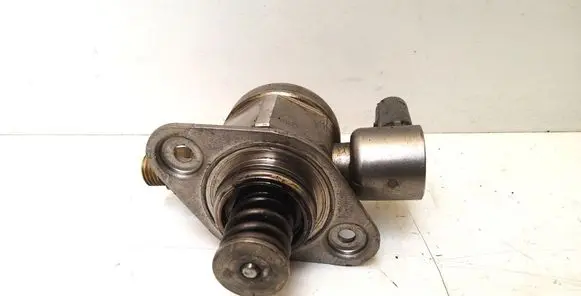 Audi A4 S4 B8 8K Fuel injection high pressure pump 06H127025K