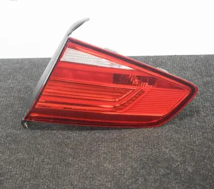Volkswagen PASSAT B8 Tailgate rear/tail lights