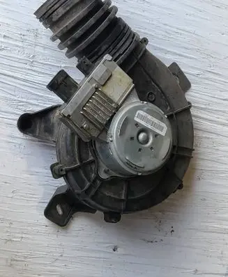 Renault Twingo III Heater fan/blower 290924539R A4535000500
