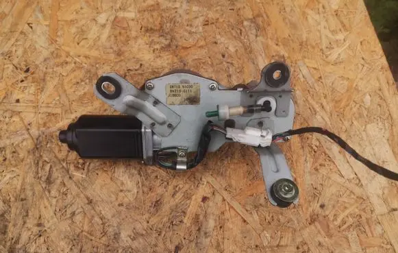 Nissan Sunny Rear window wiper motor RW2100111 28710