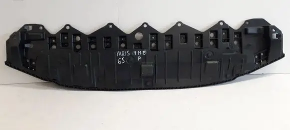 Toyota Yaris Engine splash shield/under tray 526180D040