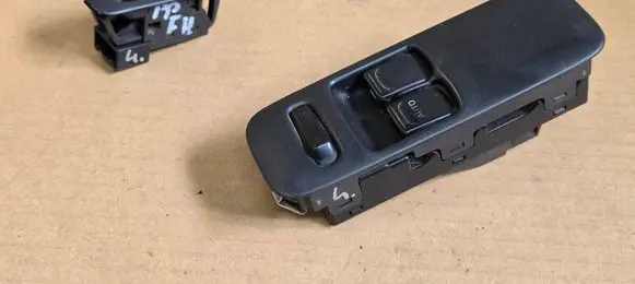 Suzuki Ignis Electric window control switch 3798075F0 3799575F0 0812D7
