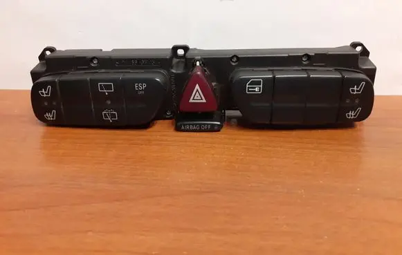 Mercedes-Benz C W203 Hazard light switch 2038218658 5040