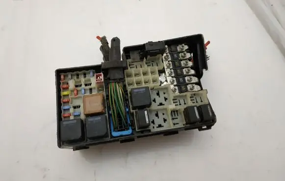 Volvo V50 Fuse box set 8688040518818000