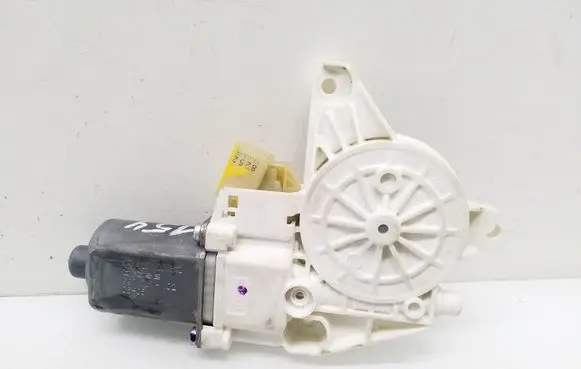Mercedes-Benz R W251 Front door window regulator motor 0130822272 A2518200842