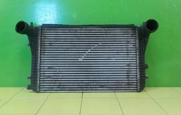 Volkswagen Scirocco Intercooler radiator 1K0145803T TP174