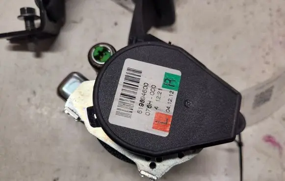 Volvo V40 Rear seatbelt 13292072 619885900 619894600