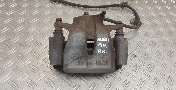 Toyota Auris E180 Front brake caliper