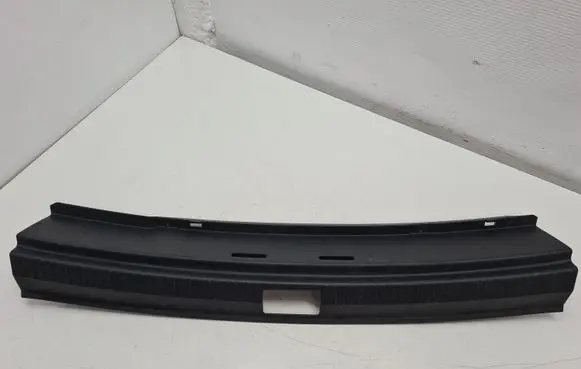 Trunk/boot sill cover protection