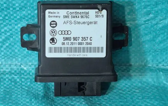 Skoda Octavia Mk2 (1Z) Light module LCM 5M0907357C 5WK49676C 081220110001