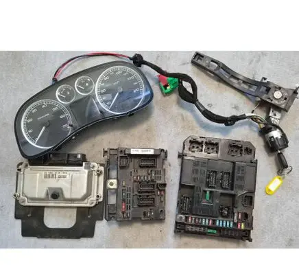 Peugeot 307 Engine ECU kit and lock set 9643840680 82459800 0261207474