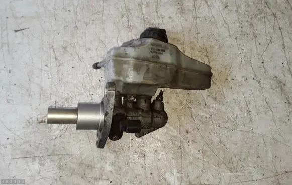 Volkswagen PASSAT B7 Master brake cylinder 3C2611301