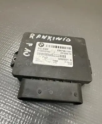 BMW 5 F10 F11 Hand brake control module 6798113 23122010 32620231A